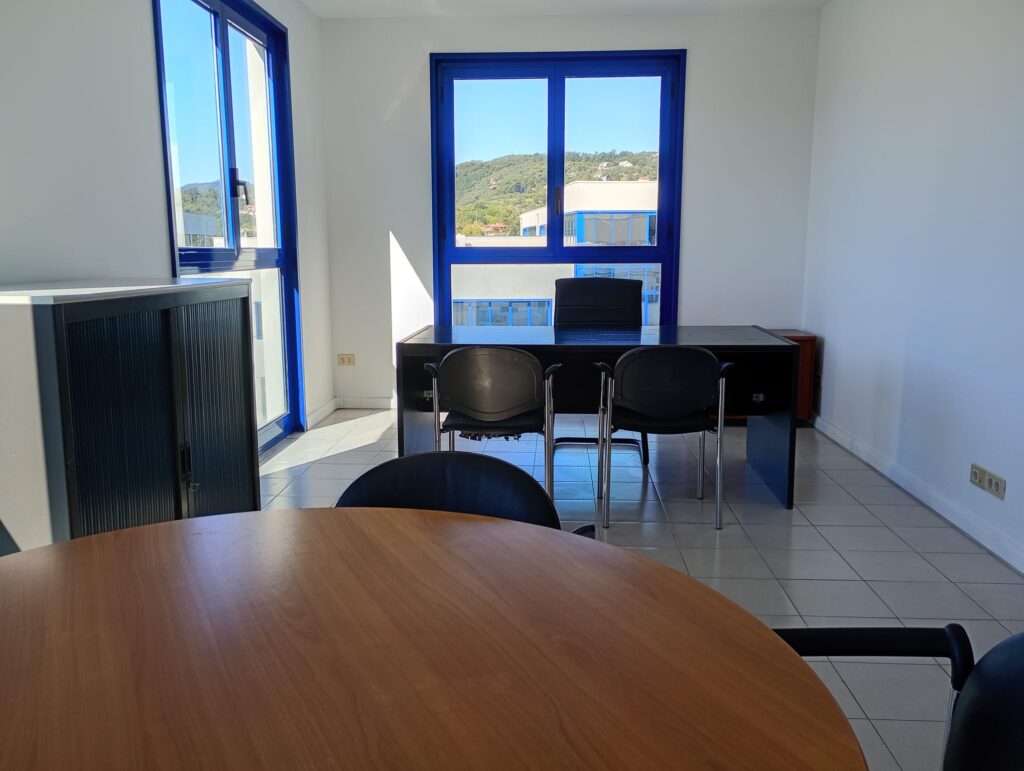 Ex Scam, centro uffici La Spezia. Uffici in affitto a La Spezia.